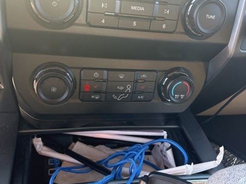 Used 2019 Ford F250 XLT w/ XLT Premium Package image 16