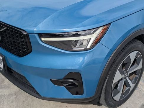 Certified 2023 Volvo XC40 B5 Plus w/ Protection Package Premier AWD/4WD image 9