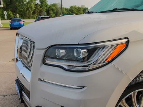 Used 2022 Lincoln Navigator 4WD image 7