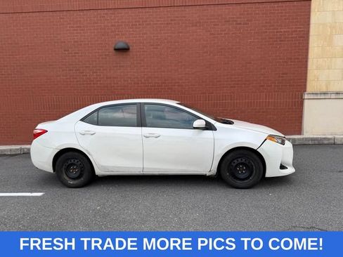 Used 2017 Toyota Corolla LE w/ Carpet Mat Package (TMS) FWD image 1