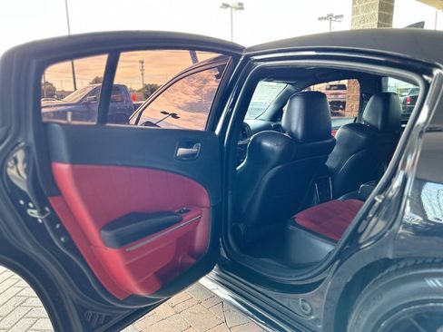 Used 2018 Dodge Charger R/T Scat Pack RWD image 40
