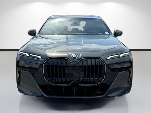 New 2026 BMW 750e xDrive AWD/4WD image 8