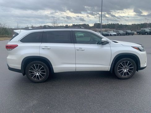 Used 2017 Toyota Highlander SE image 5