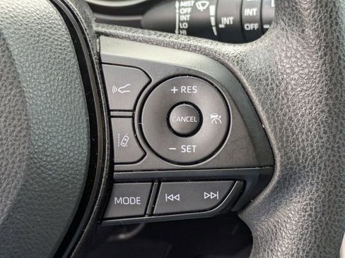 Used 2022 Toyota RAV4 XLE image 20