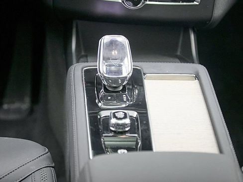 New 2026 Volvo XC90 B6 Plus w/ Protection Package Premier image 30