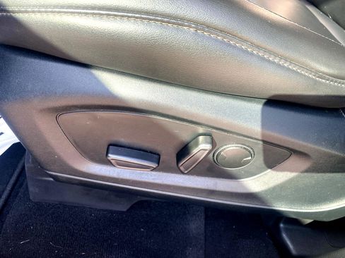 Used 2021 Ford Explorer XLT w/ Equipment Group 202A image 13