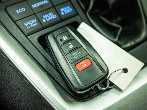 Used 2019 Toyota RAV4 XLE Premium w/ All Weather Liner Package image 23