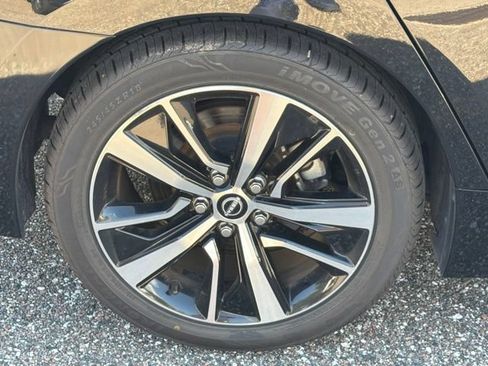 Used 2023 Nissan Maxima SV w/ Floor Mat Group FWD image 10