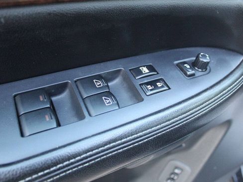 Used 2013 Nissan Armada Platinum AWD/4WD image 24