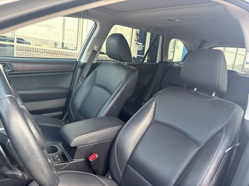 Used 2019 Subaru Outback 2.5i Limited AWD/4WD image 13