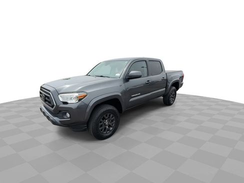 Used 2020 Toyota Tacoma SR5 RWD image 5