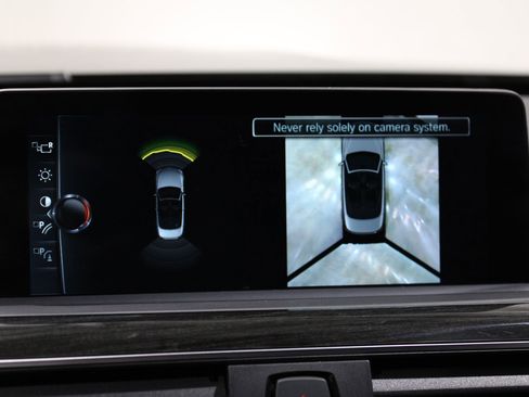 Used 2017 BMW M4 Convertible image 33