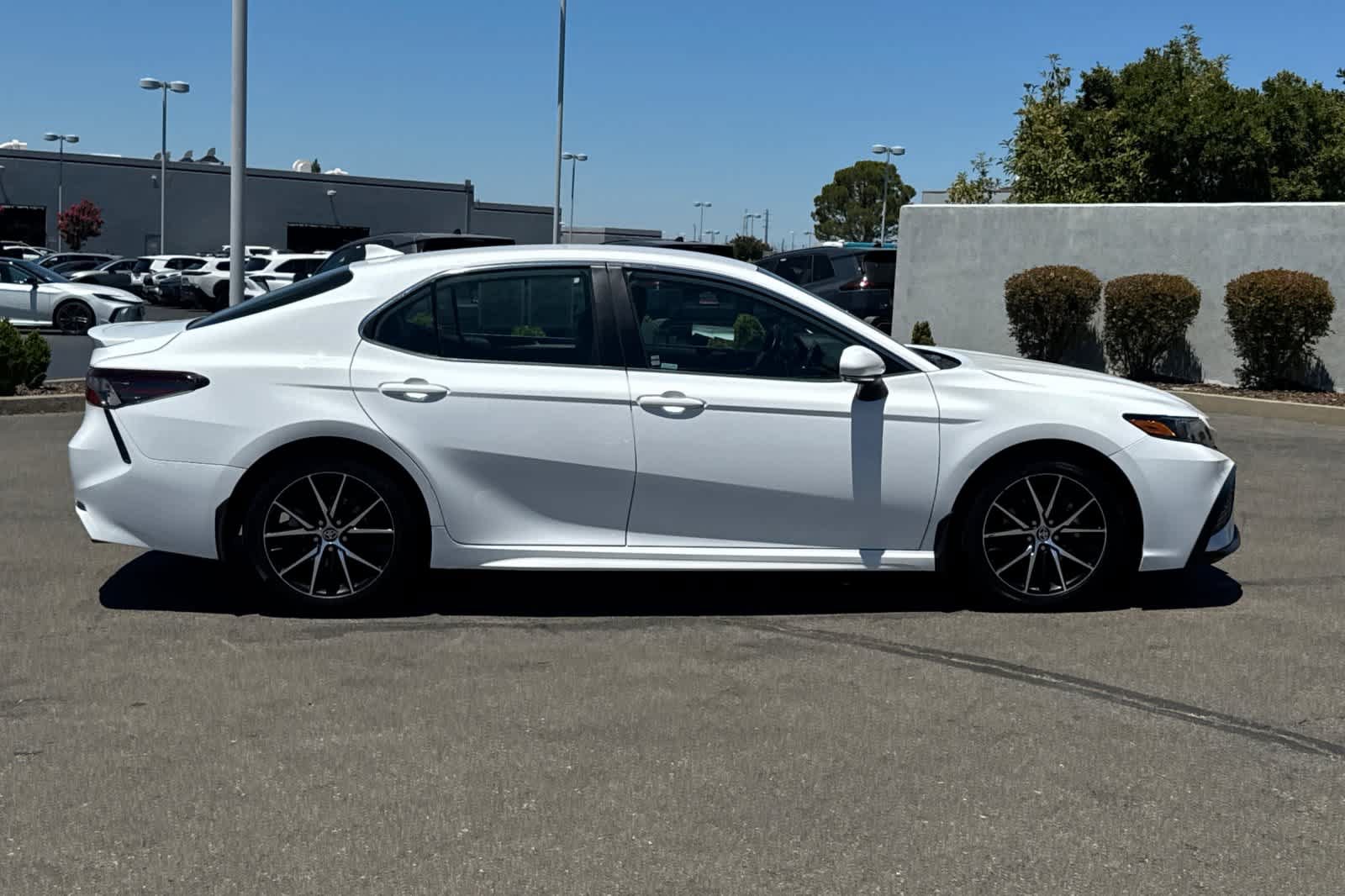 Certified 2023 Toyota Camry SE FWD image 6