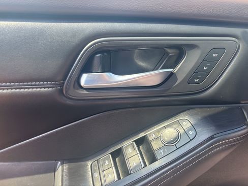 Used 2023 Nissan Rogue SL w/ SL Premium Package image 24