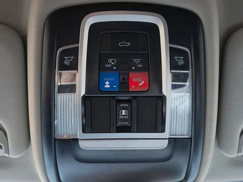 Used 2024 RAM 2500 Laramie AWD/4WD image 31