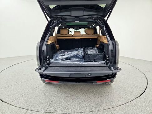New 2026 Land Rover Range Rover Long Wheelbase SE image 15