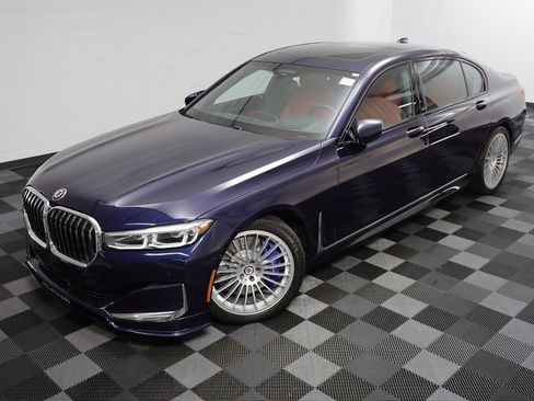 Used 2022 BMW ALPINA B7 xDrive image 2