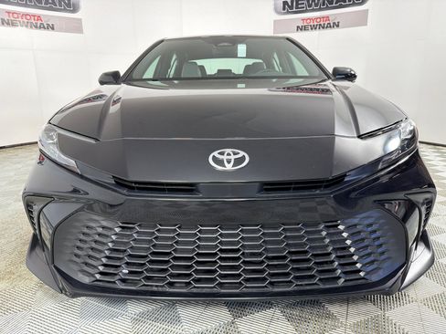 Used 2025 Toyota Camry SE FWD image 8