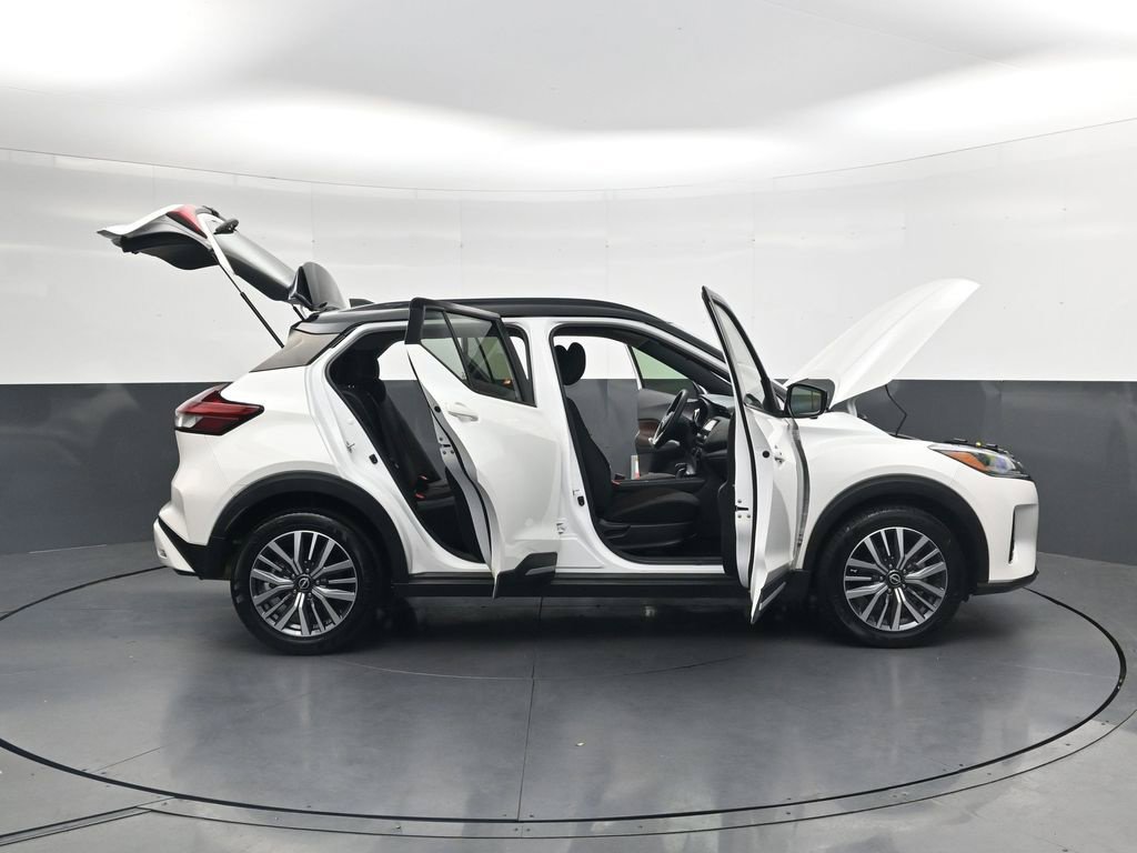 Certified 2024 Nissan Kicks SR FWD image 41