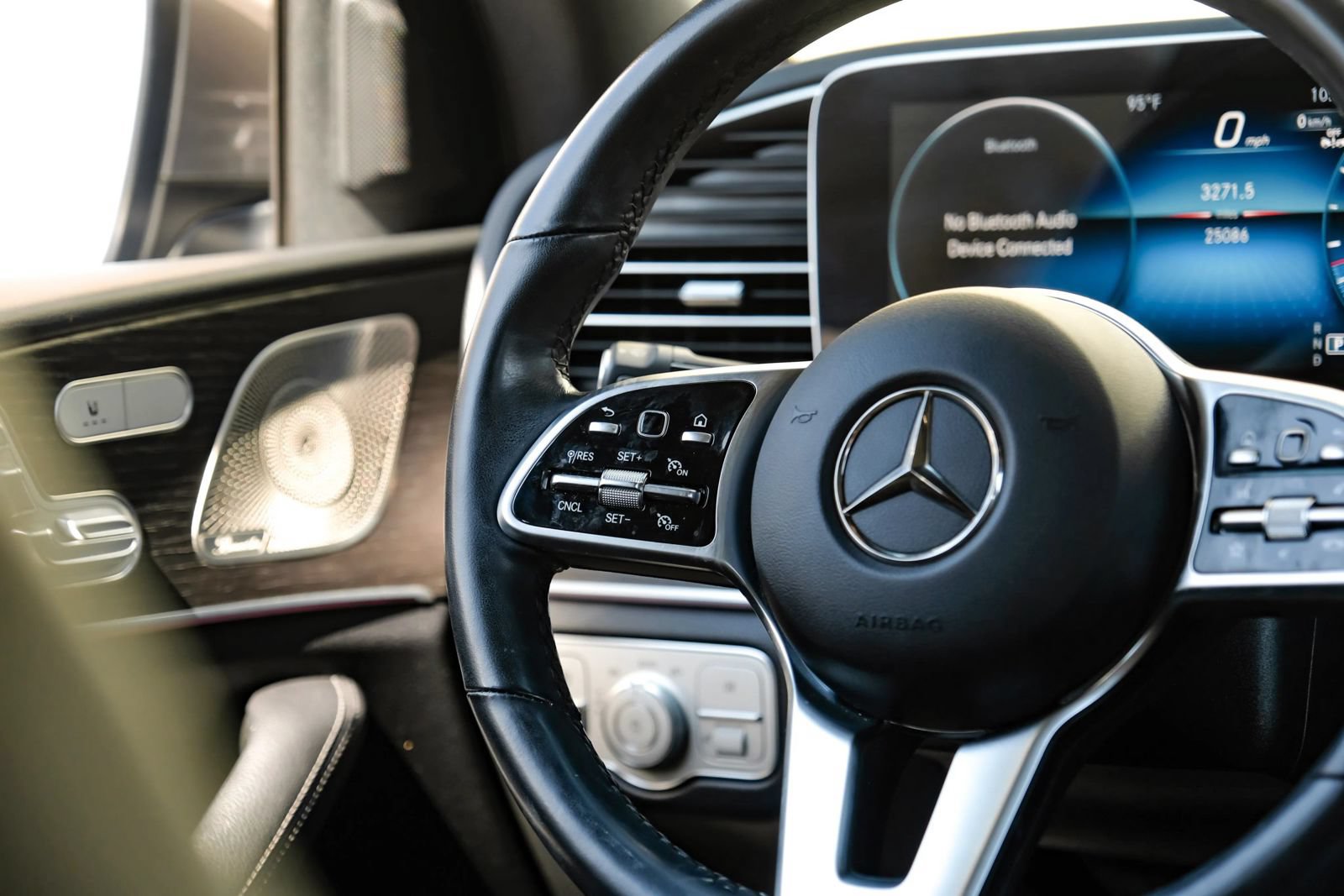 Used 2023 Mercedes-Benz GLE 350 w/ Premium Package image 19