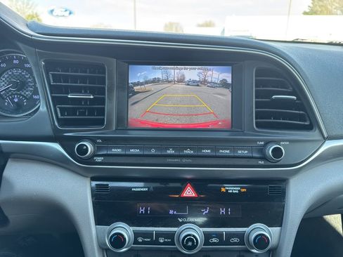 Used 2020 Hyundai Elantra SEL image 17