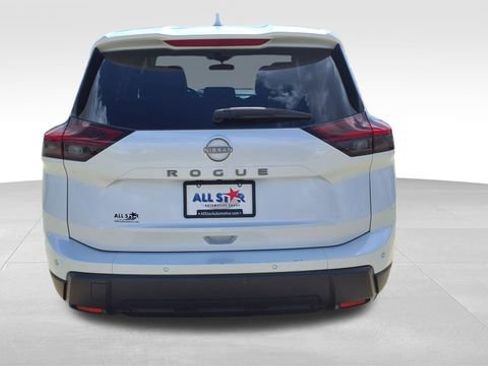 Used 2025 Nissan Rogue SV image 7