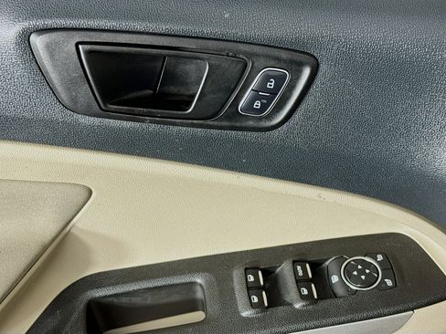 Used 2018 Ford EcoSport S image 22