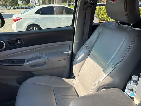Used 2013 Toyota Tacoma PreRunner w/ SR5 Pkg RWD image 12