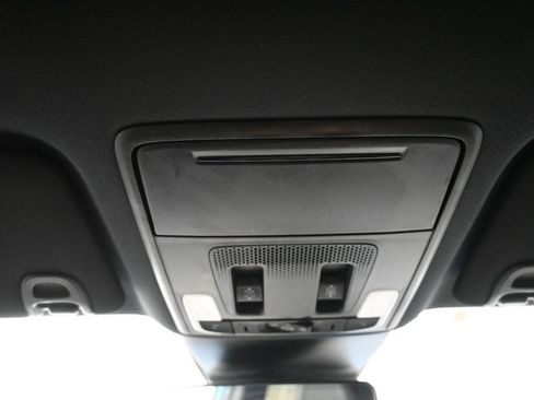 Used 2025 Honda Pilot TrailSport image 17