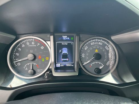 Certified 2022 Toyota Tacoma SR5 image 17