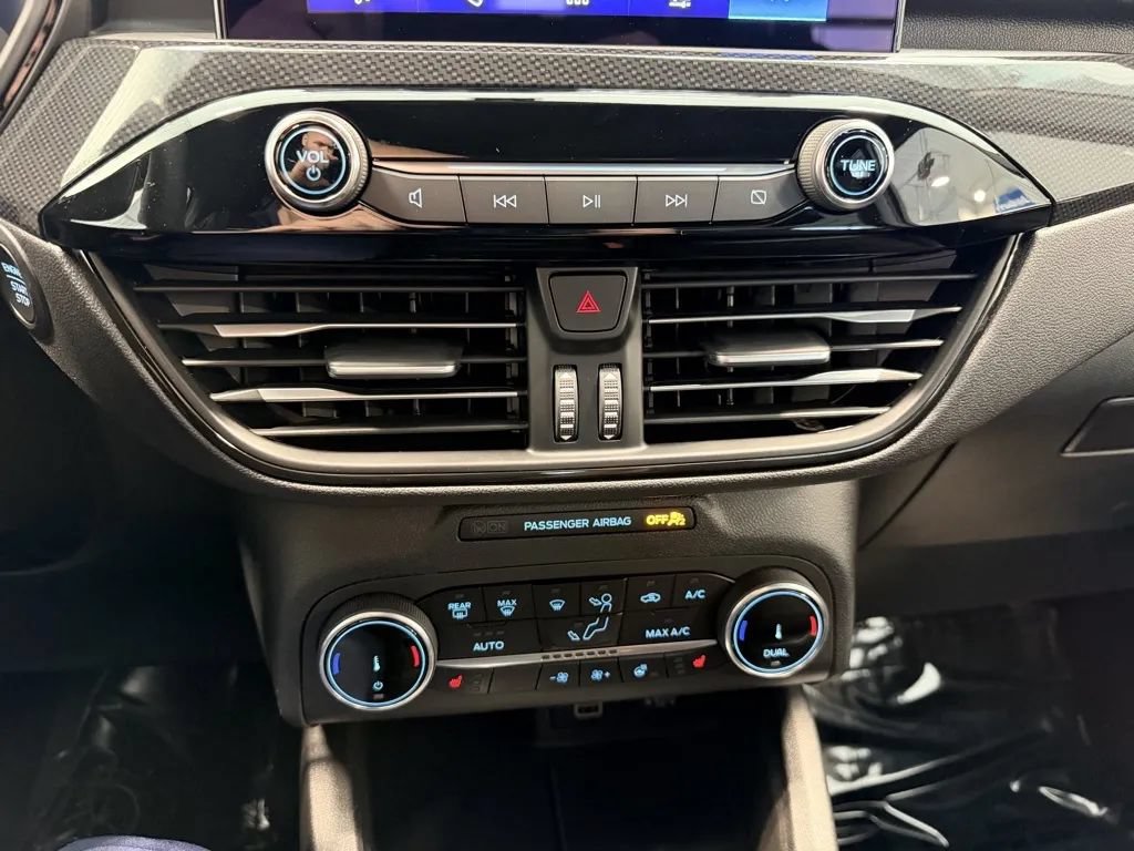 Used 2025 Ford Escape ST-Line Select AWD/4WD image 22