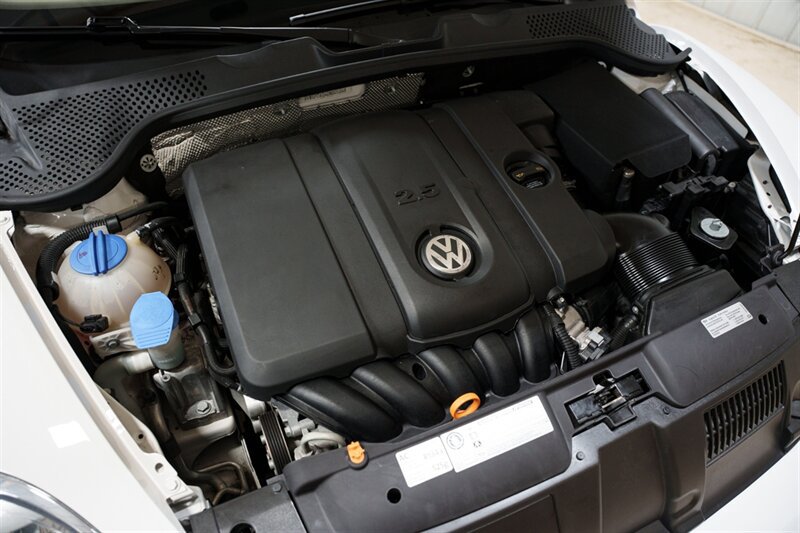 Used 2013 Volkswagen Beetle 2.5 FWD image 5