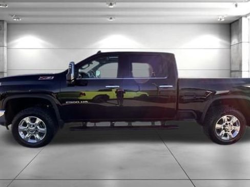 Used 2021 Chevrolet Silverado 2500 LTZ w/ LTZ Convenience Package AWD/4WD image 5