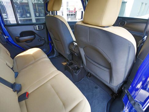 Used 2018 Jeep Wrangler Unlimited Sport image 17