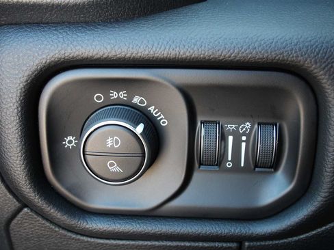 Used 2025 RAM 1500 Laramie w/ Night Edition AWD/4WD image 34