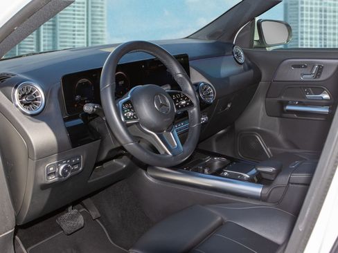 Used 2022 Mercedes-Benz GLA 250 w/ Premium Package Lite image 14