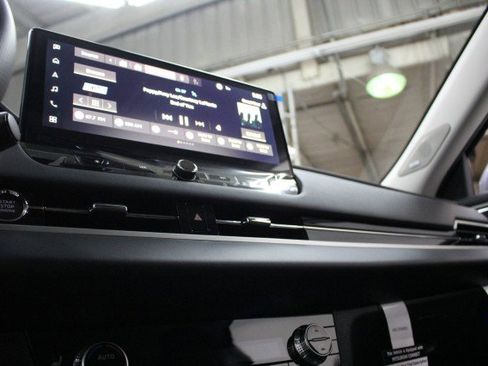 New 2026 Mitsubishi Outlander SE image 12