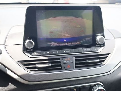 Used 2025 Nissan Altima 2.5 SR FWD image 17
