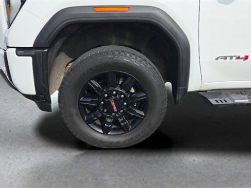 Used 2024 GMC Sierra 2500 AT4 w/ AT4 Preferred Package image 17