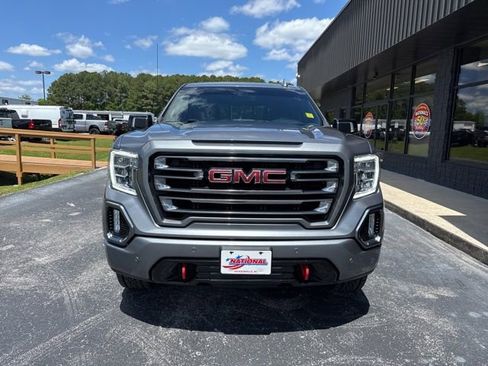 Used 2021 GMC Sierra 1500 AT4 w/ AT4 Value Package AWD/4WD image 3