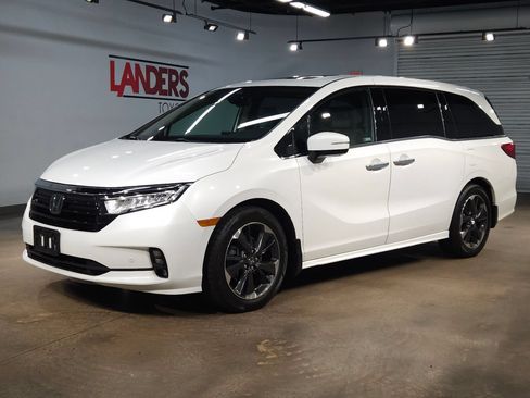 Used 2022 Honda Odyssey Elite image 3