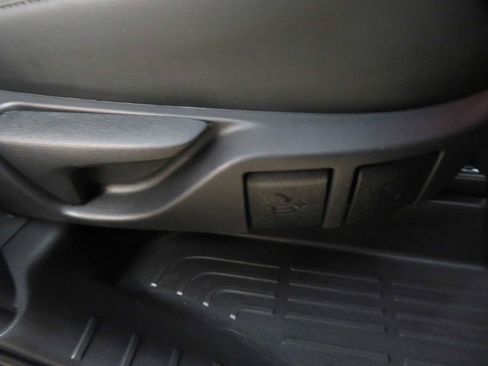 Used 2021 Toyota Highlander XSE image 26