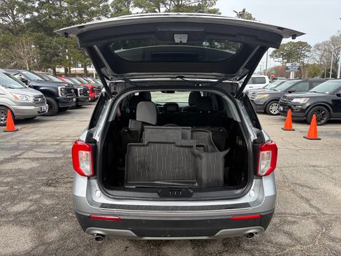 Used 2021 Ford Explorer Limited w/ Equipment Group 301A image 9