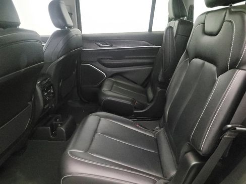 Used 2022 Jeep Grand Cherokee L Limited image 18