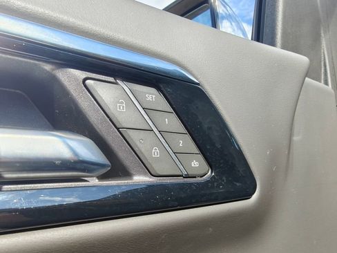 Used 2025 Chevrolet Tahoe Premier image 17