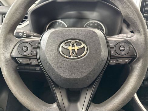 Used 2020 Toyota RAV4 XLE w/ Convenience Package FWD image 15