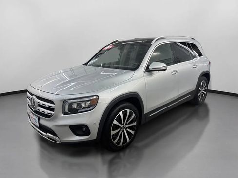 Used 2020 Mercedes-Benz GLB 250 4MATIC image 4