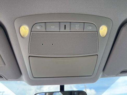 Used 2017 Nissan Rogue SV image 48