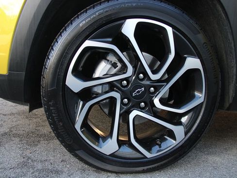 Used 2025 Chevrolet Trax RS image 36