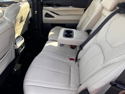 Certified 2024 INFINITI QX60 Pure image 27